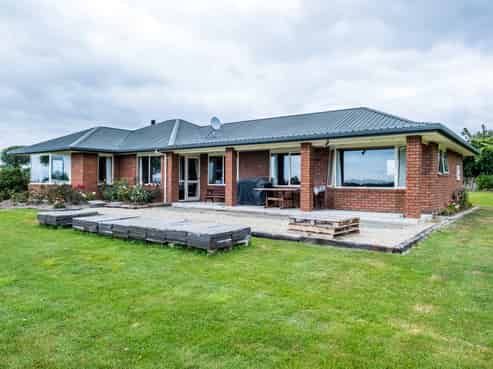 587 Pleasant Point Highway, Levels