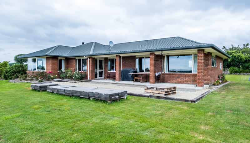 587 Pleasant Point Highway, Levels