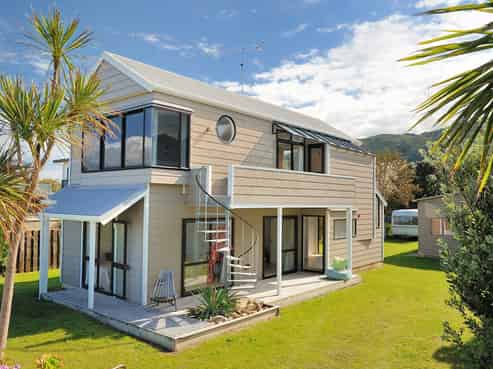 23 Judges Parade, Mahia