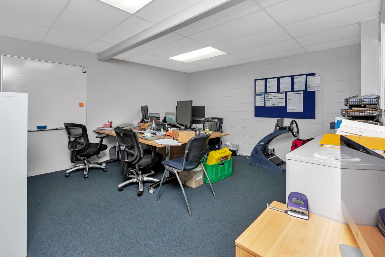 Affordable, convenient and ample parking - Ansicht 4
