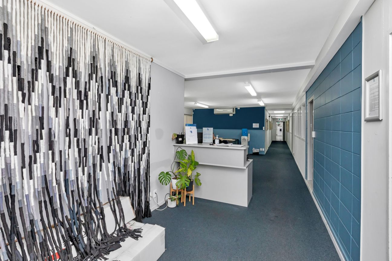Affordable, convenient and ample parking - Ansicht 2
