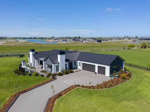 10 Farmstead Lane, Huntingdon/Lake Hood
