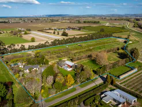 84 Basil Road, Meeanee