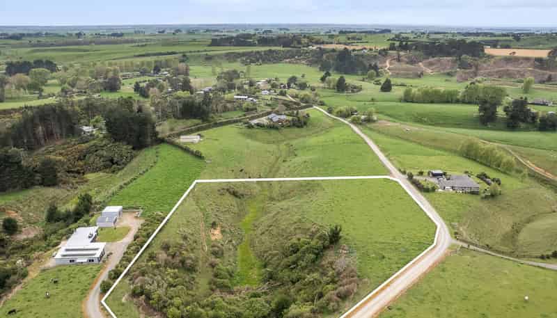 42 Serenity Lane, LEVIN