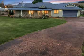 20 Paraekaretu Street, Hunterville