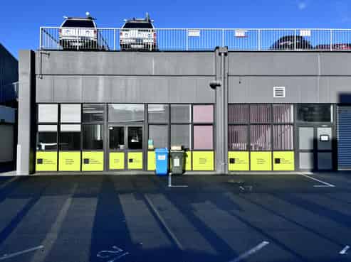 Flexibility tenancy with a surplus of carparking!