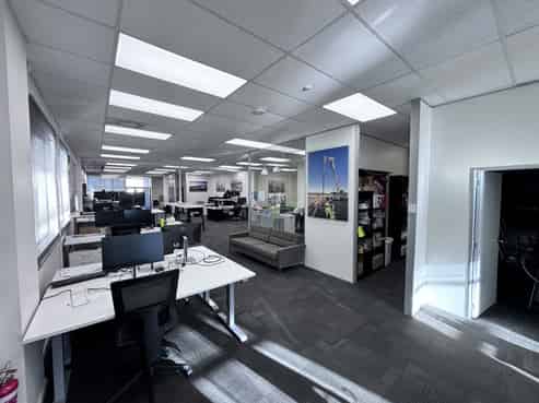 Flexibility tenancy with a surplus of carparking!