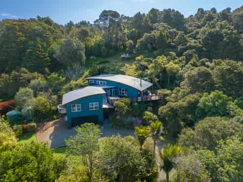 140 Owhiwa Road, Parua Bay