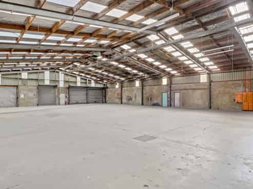 Prime warehouse in Cloudy Bay Business Park