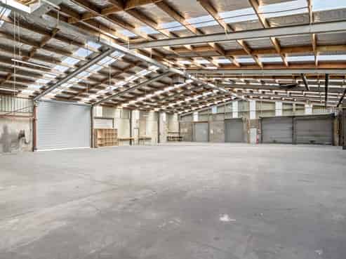 Prime warehouse in Cloudy Bay Business Park