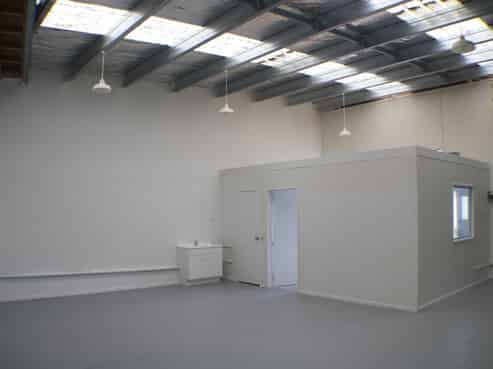 Affordable Handy Tremaine Avenue Premises