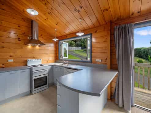 9 Empressa Heights, Helensville