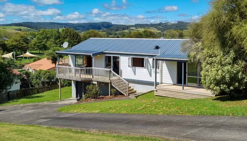 9 Empressa Heights, Helensville