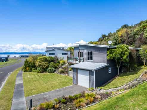 11 Poriwira Drive, Whareroa