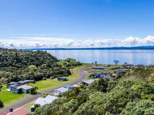 11 Poriwira Drive, Whareroa