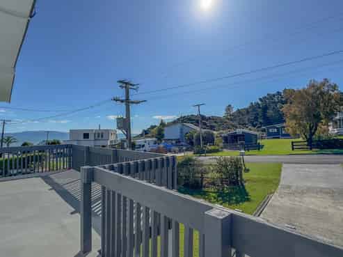 10 Eames Crescent, Thames