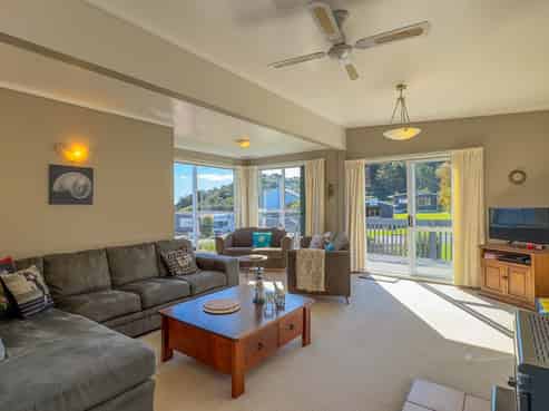 10 Eames Crescent, Thames