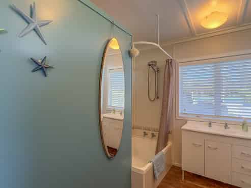 10 Eames Crescent, Thames