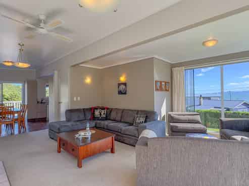 10 Eames Crescent, Thames