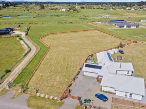 16 Mowhia Grove, Waitarere Beach