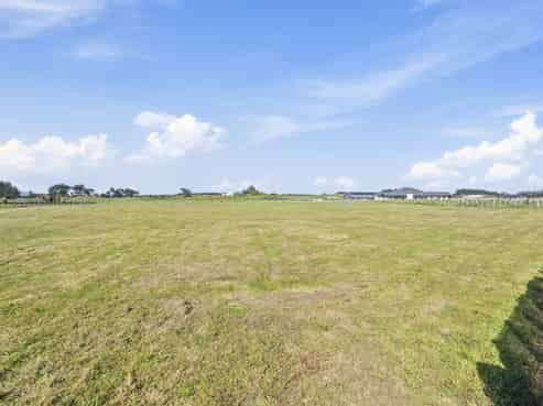 16 Mowhia Grove, Waitarere Beach