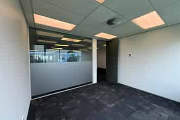 Savills - Airport Oaks Corporate Office