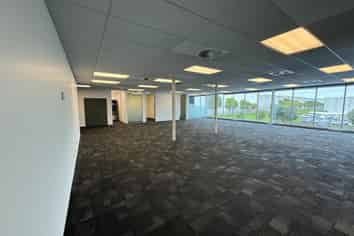 Savills - Airport Oaks Corporate Office