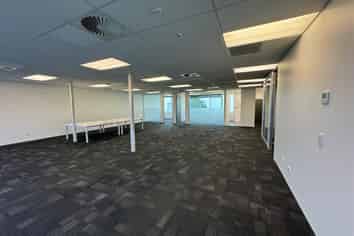Savills - Airport Oaks Corporate Office