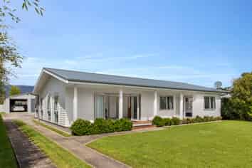 12 Hunter Street Karamea, Karamea
