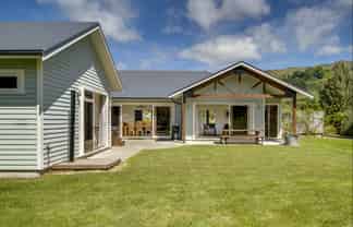 23 Waipuka Road, Havelock North