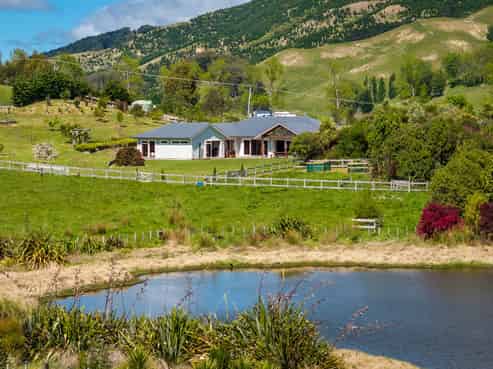 23 Waipuka Road, Havelock North