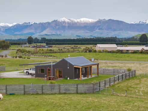 88 Holmwood Road, Manapouri