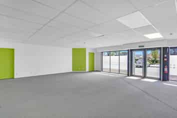 Blenheim Road office with warehouse