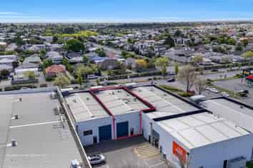 Blenheim Road office with warehouse