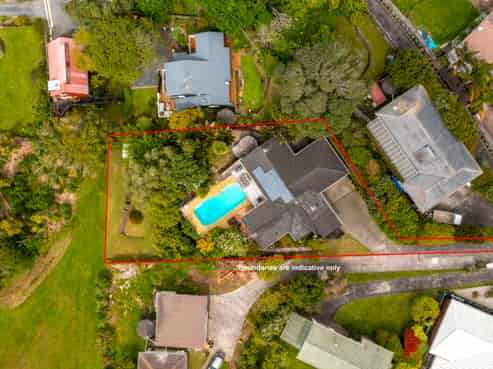 19 Valerie Crescent, Okura