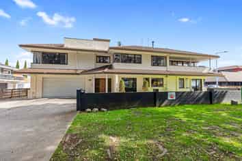 182 Devonport Road, Avenues