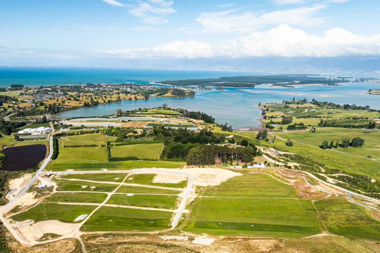 Close to Mapua, Large Build Pads - Vista 2