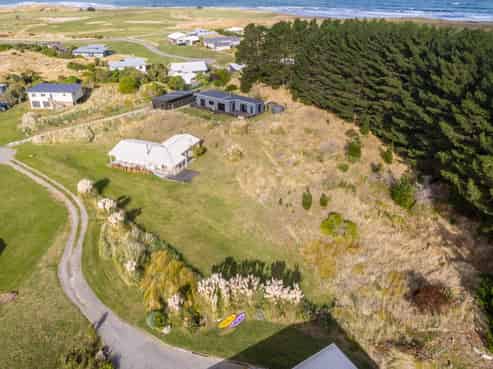 17 Nunu Drive, Flat Point