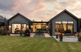 2 Caithness Court, JACKS POINT