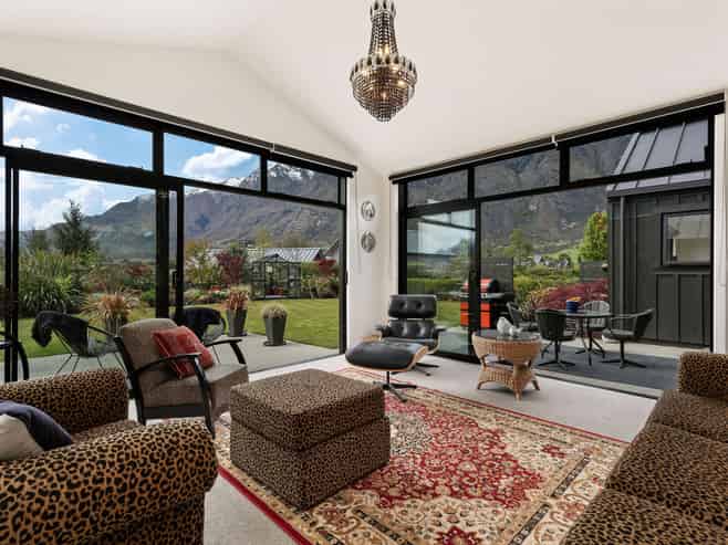 2 Caithness Court, JACKS POINT