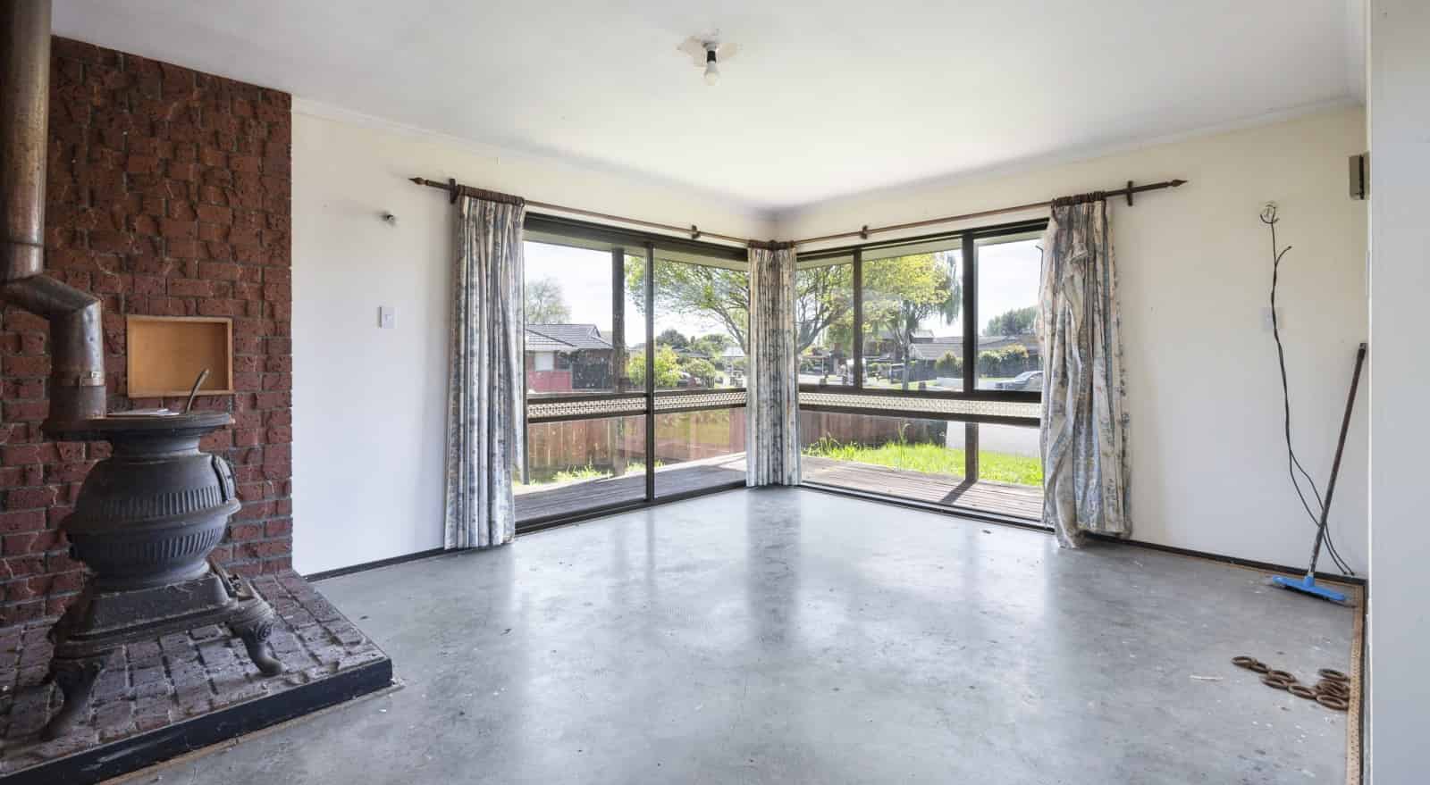 4 Caulfield Place, Awapuni, Palmerston North City For Sale