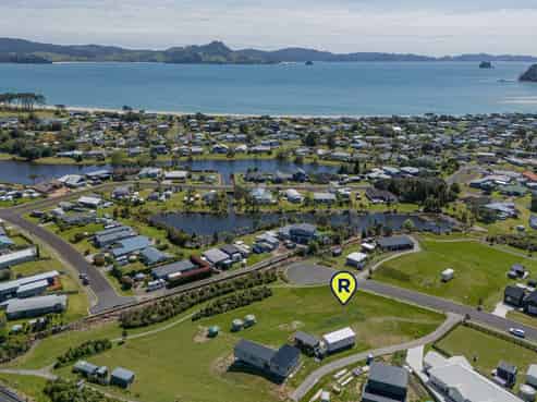 4 Tinirau Place, Cooks Beach