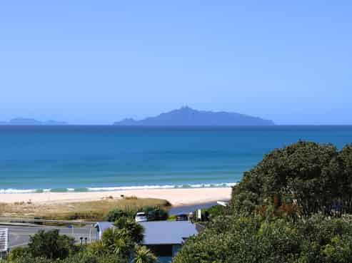 12 Wairahi Road, Langs Beach