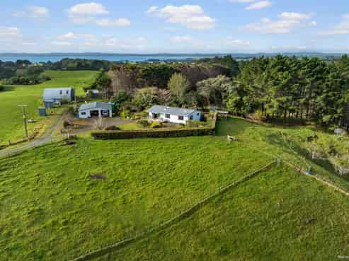 204B Tram Gully Road, Awhitu