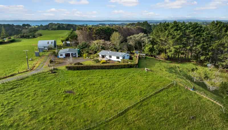 204B Tram Gully Road, Awhitu