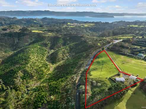 204B Tram Gully Road, Awhitu