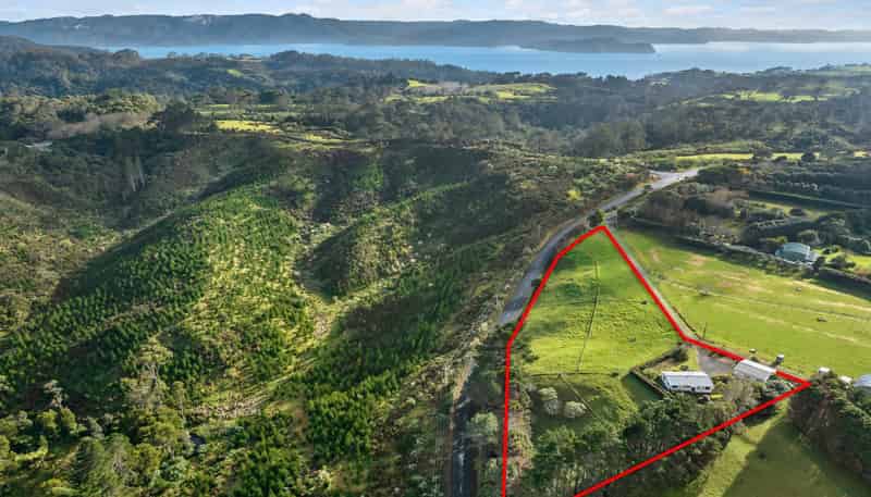 204B Tram Gully Road, Awhitu