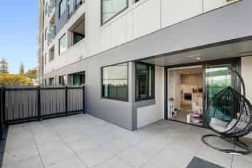 208/6 Waikumete Road, Glen Eden