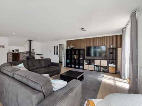 5 Wynyard Street, NORMANBY