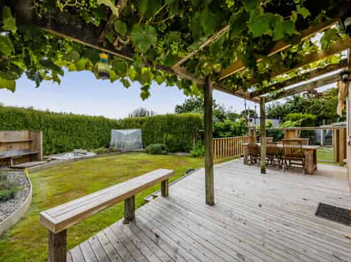 5 Wynyard Street, NORMANBY